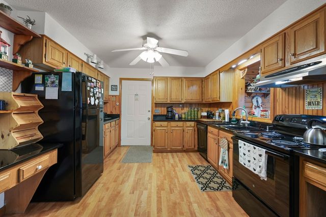 712 Barker Rd, Pittsfield, MA 01201
