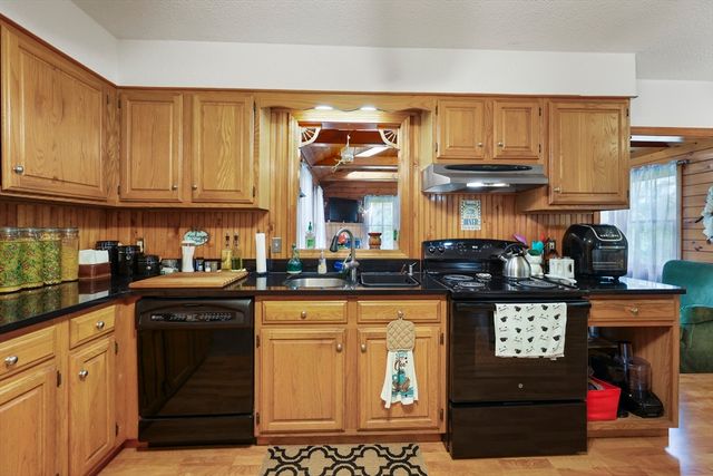 712 Barker Rd, Pittsfield, MA 01201