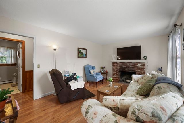 712 Barker Rd, Pittsfield, MA 01201