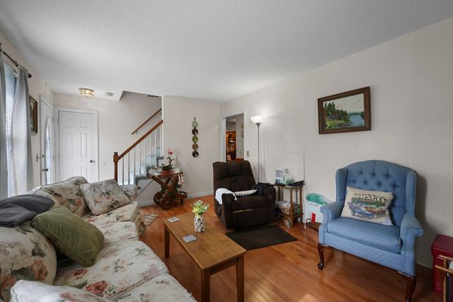 712 Barker Rd, Pittsfield, MA 01201