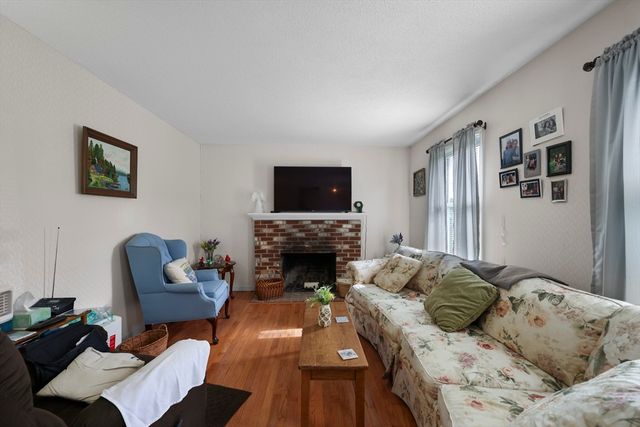 712 Barker Rd, Pittsfield, MA 01201