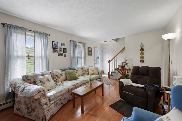 712 Barker Rd, Pittsfield, MA 01201