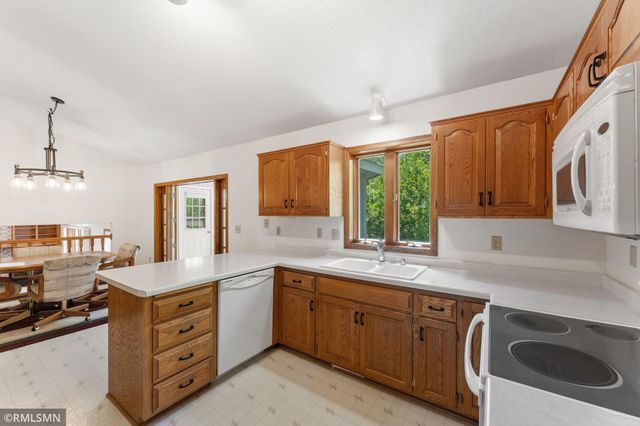13500 Judicial Road, Burnsville, MN 55337