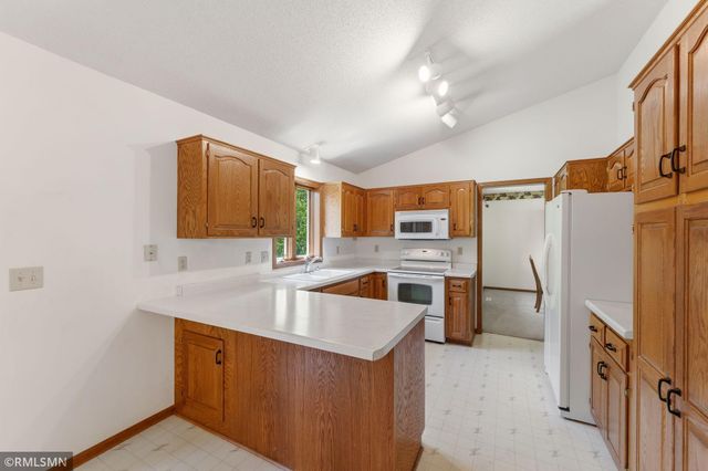 13500 Judicial Road, Burnsville, MN 55337