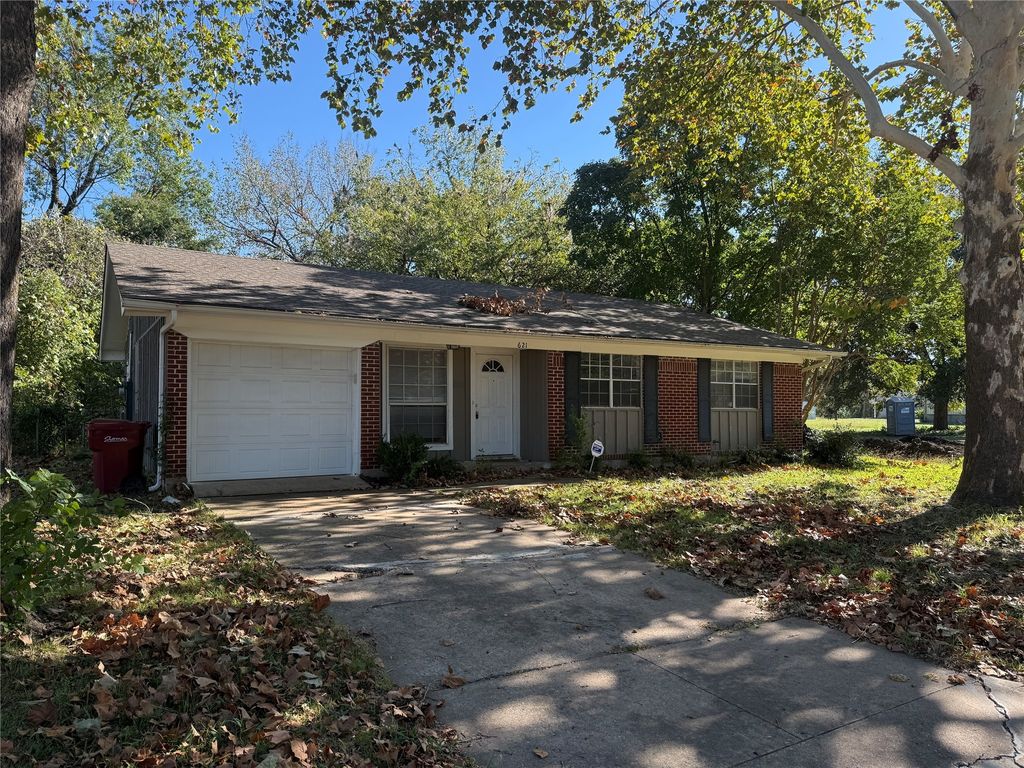 621 Churchill Way E, Sherman, TX 75092