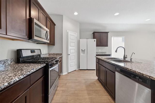 1606 Bear Spring Drive, Richmond, TX 77469