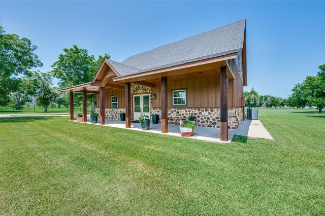1922 Burkett Court, Cleburne, TX 76033