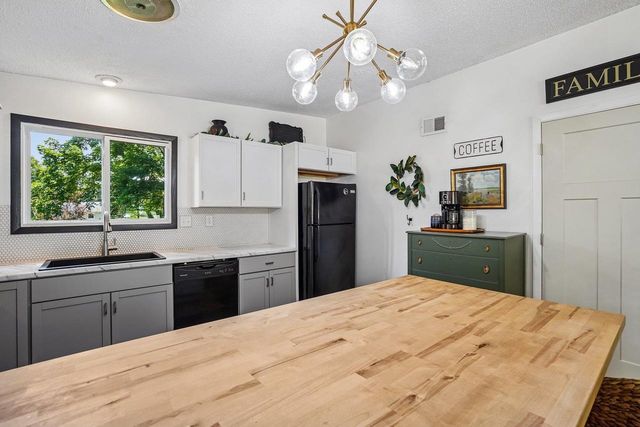 816 11th Street, Baraboo, WI 53913