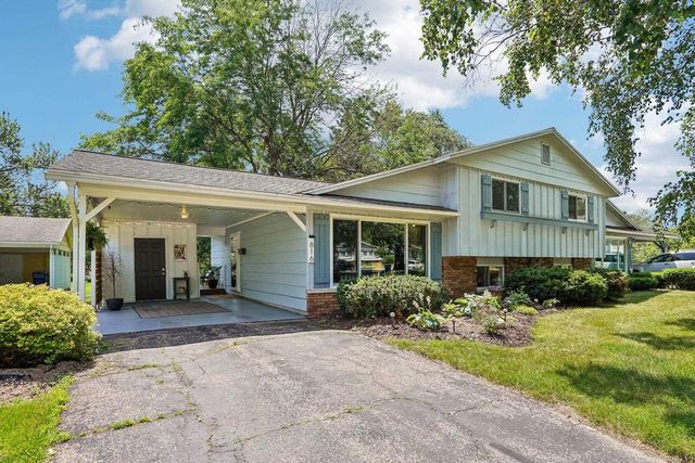 816 11th Street, Baraboo, WI 53913