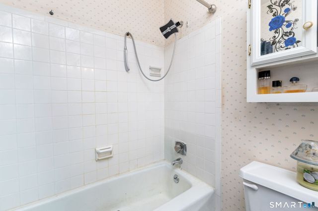 200 Woodmont Avenue 98, Bridgeport, CT 06606