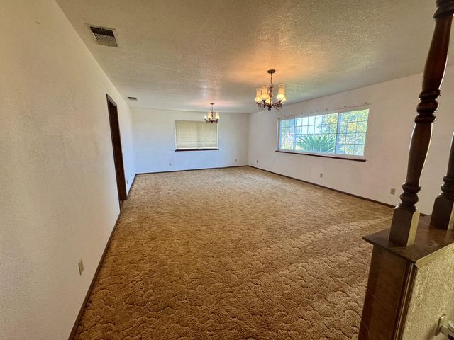 17617 W Belmont Avenue, Kerman, CA 93630
