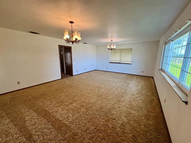 17617 W Belmont Avenue, Kerman, CA 93630