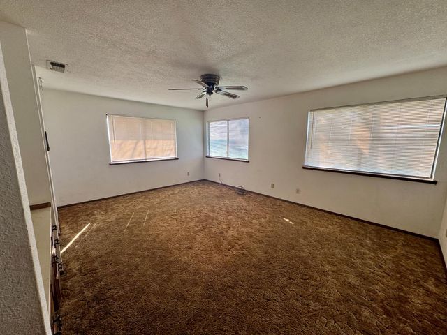 17617 W Belmont Avenue, Kerman, CA 93630