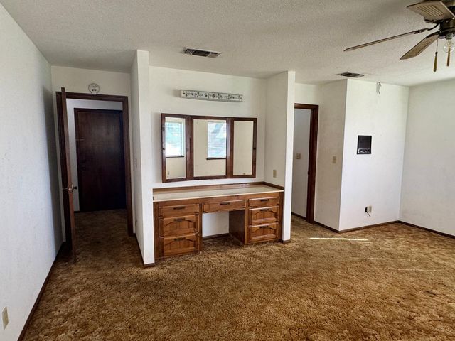 17617 W Belmont Avenue, Kerman, CA 93630