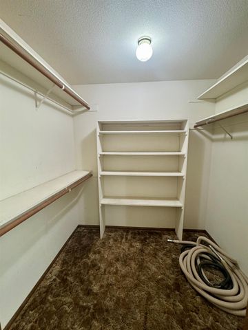 17617 W Belmont Avenue, Kerman, CA 93630