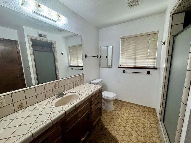 17617 W Belmont Avenue, Kerman, CA 93630
