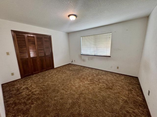 17617 W Belmont Avenue, Kerman, CA 93630