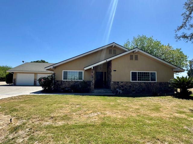 17617 W Belmont Avenue, Kerman, CA 93630