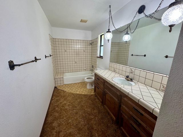17617 W Belmont Avenue, Kerman, CA 93630