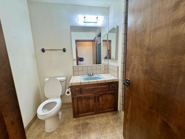 17617 W Belmont Avenue, Kerman, CA 93630