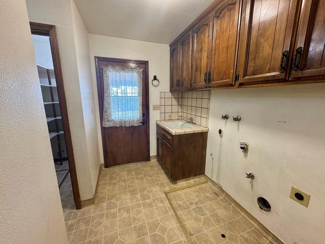 17617 W Belmont Avenue, Kerman, CA 93630