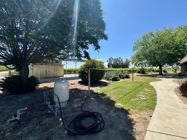 17617 W Belmont Avenue, Kerman, CA 93630