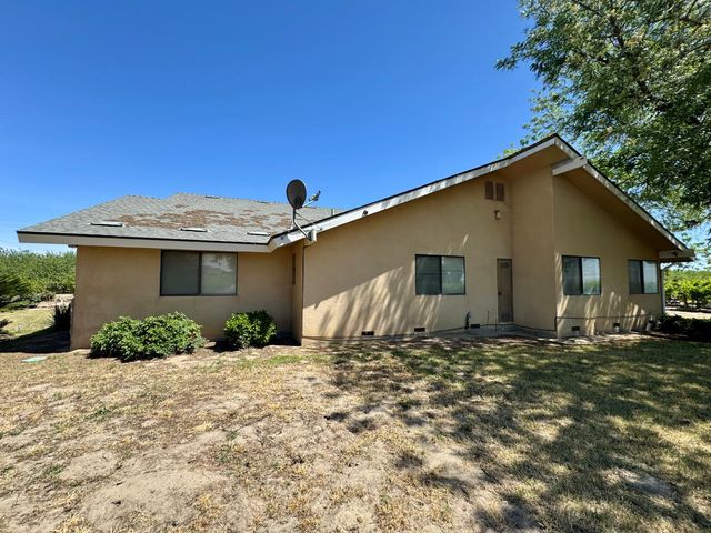 17617 W Belmont Avenue, Kerman, CA 93630