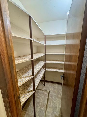 17617 W Belmont Avenue, Kerman, CA 93630