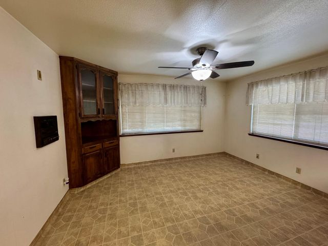 17617 W Belmont Avenue, Kerman, CA 93630