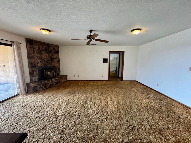 17617 W Belmont Avenue, Kerman, CA 93630
