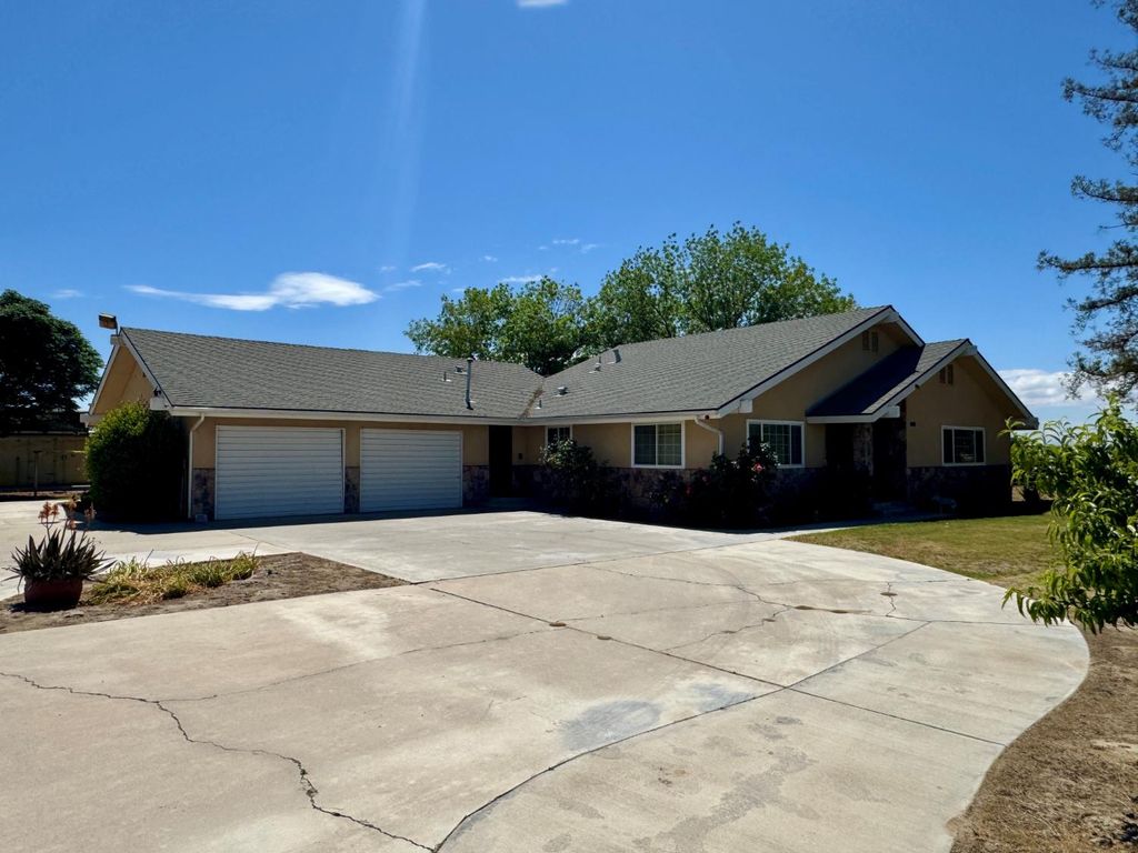 17617 W Belmont Avenue, Kerman, CA 93630