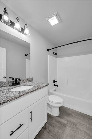 3905 E Wax Wing Drive, Siloam Springs, AR 72761