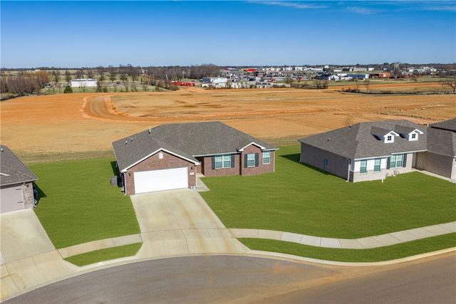 3905 E Wax Wing Drive, Siloam Springs, AR 72761