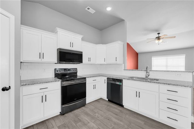 3905 E Wax Wing Drive, Siloam Springs, AR 72761