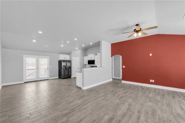 3905 E Wax Wing Drive, Siloam Springs, AR 72761