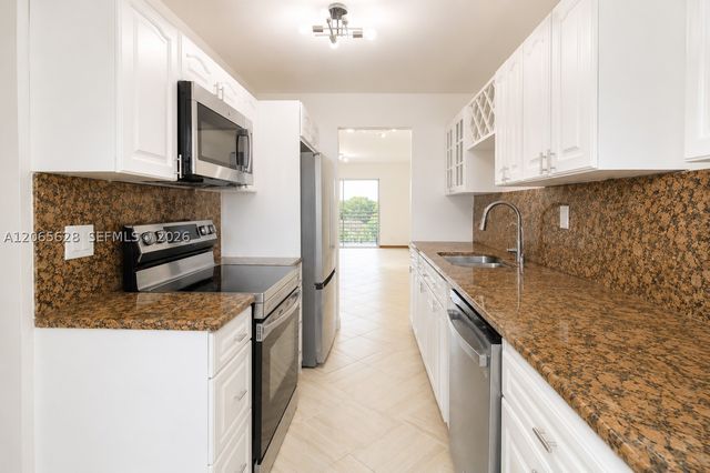 3120 N Pine Island Rd 403, Sunrise, FL 33351