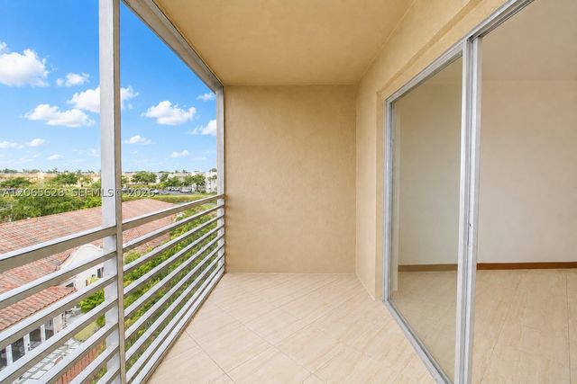 3120 N Pine Island Rd 403, Sunrise, FL 33351