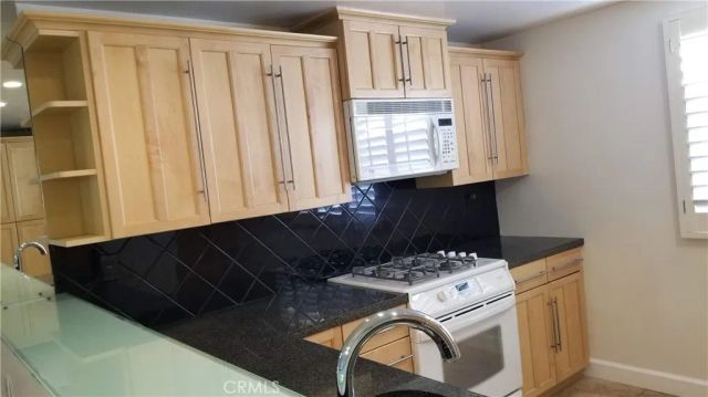 4279 W Sarah Street, Burbank, CA 91505