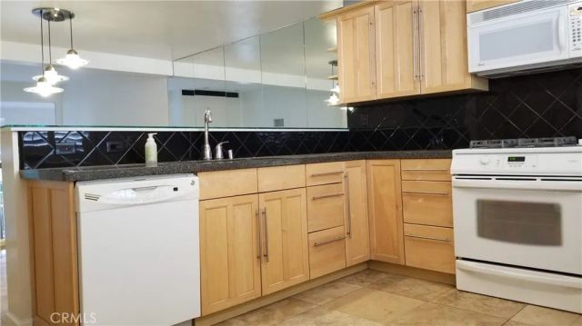 4279 W Sarah Street, Burbank, CA 91505