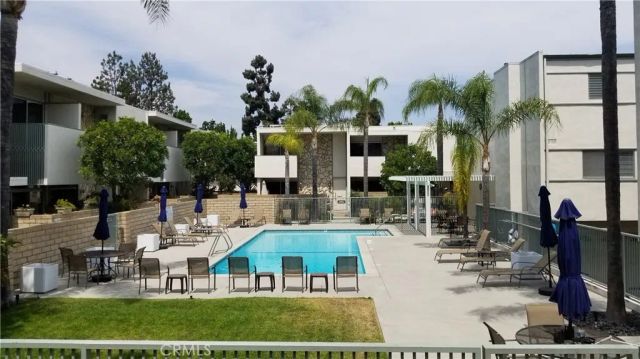 4279 W Sarah Street, Burbank, CA 91505