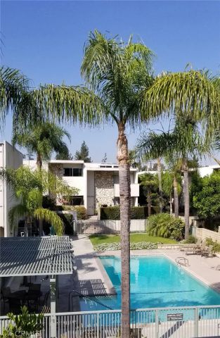 4279 W Sarah Street, Burbank, CA 91505