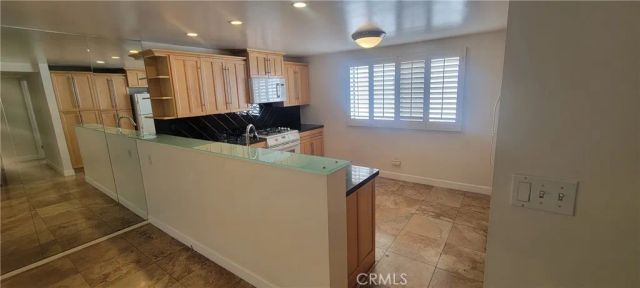 4279 W Sarah Street, Burbank, CA 91505