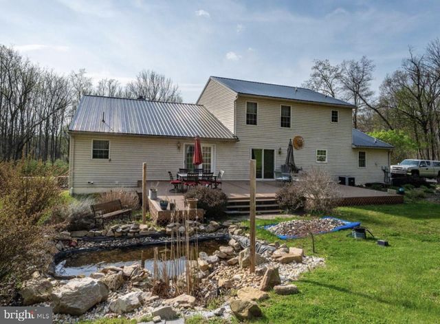 75 CLEMENS RD, Fleetwood, PA 19522