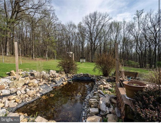 75 CLEMENS RD, Fleetwood, PA 19522