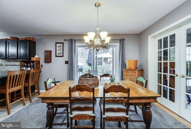 75 CLEMENS RD, Fleetwood, PA 19522