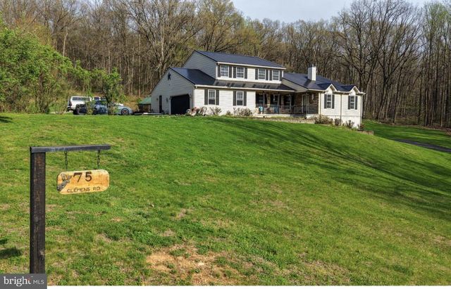 75 CLEMENS RD, Fleetwood, PA 19522