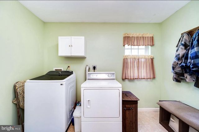 75 CLEMENS RD, Fleetwood, PA 19522