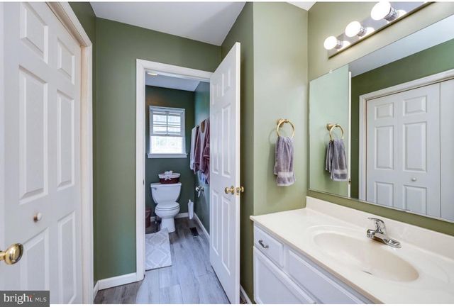 75 CLEMENS RD, Fleetwood, PA 19522