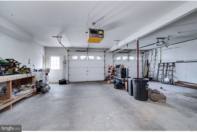 75 CLEMENS RD, Fleetwood, PA 19522