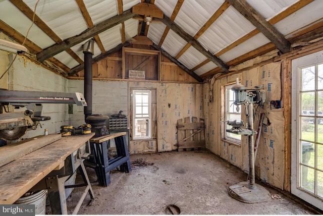 75 CLEMENS RD, Fleetwood, PA 19522